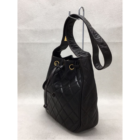 Chanel Drawstring Leather Shoulder Bag - Picture 2 of 7